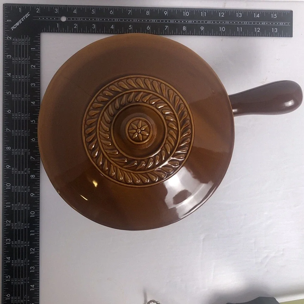 Savinio Designs Covered Casserole Dish Stoneware Handle Lid Brown Green 9